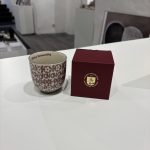 VU porcelianinis puodelis (bordo)