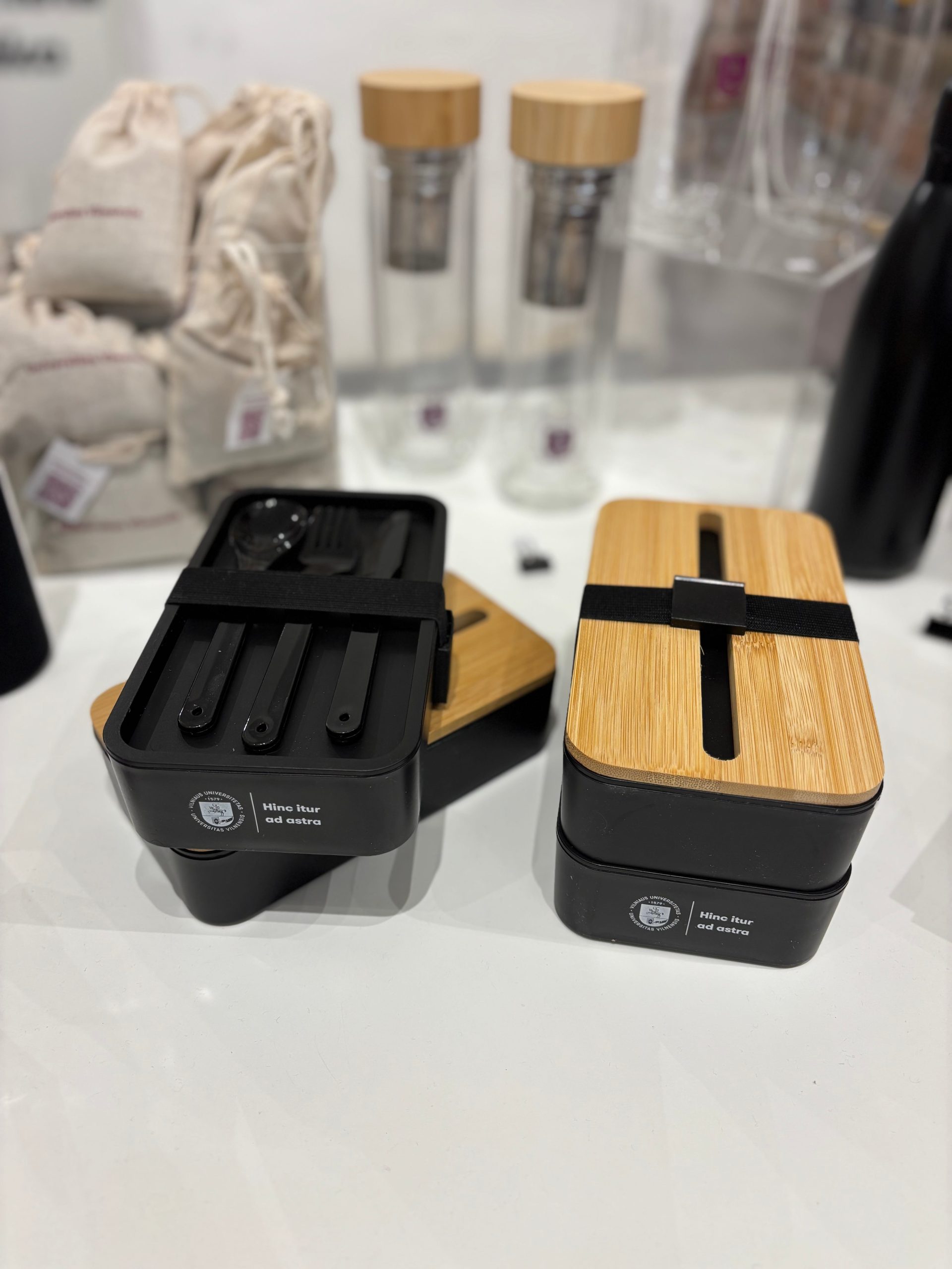 IMG_4440 (1) VU pietų dėžutė (dviejų dalių) - Image 1